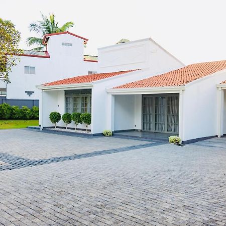 Bony'S Holiday Inn Negombo Exterior photo