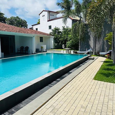 Bony'S Holiday Inn Negombo Exterior photo