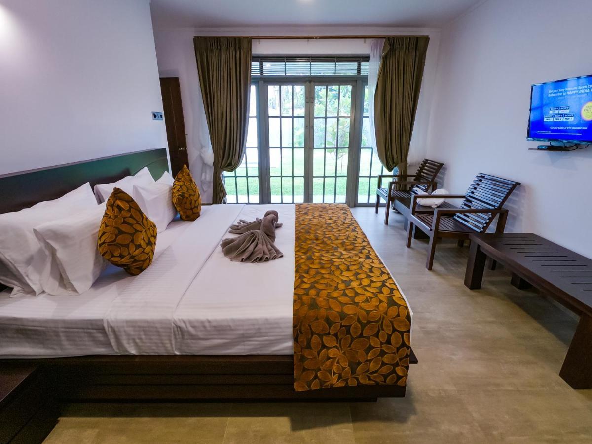 Bony'S Holiday Inn Negombo Exterior photo
