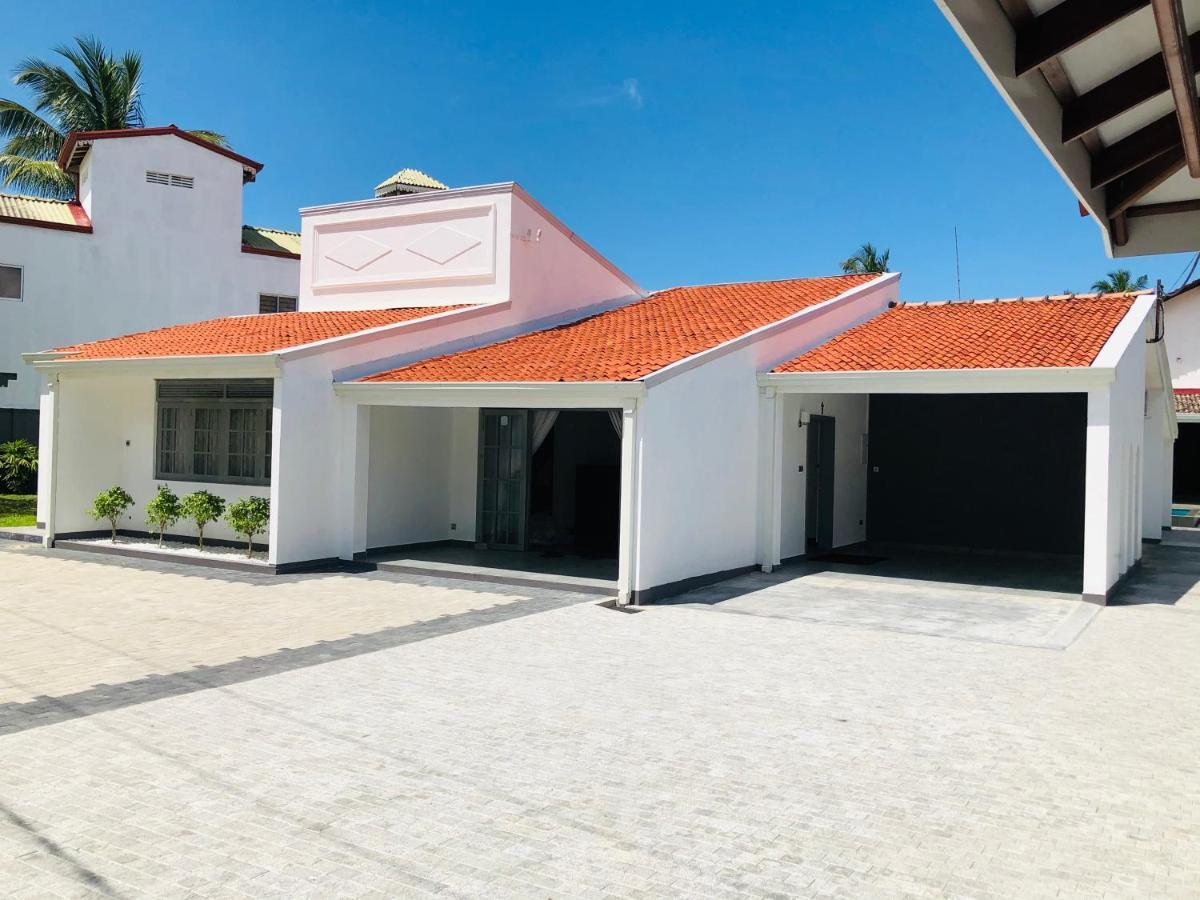 Bony'S Holiday Inn Negombo Exterior photo