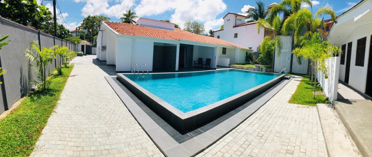 Bony'S Holiday Inn Negombo Exterior photo